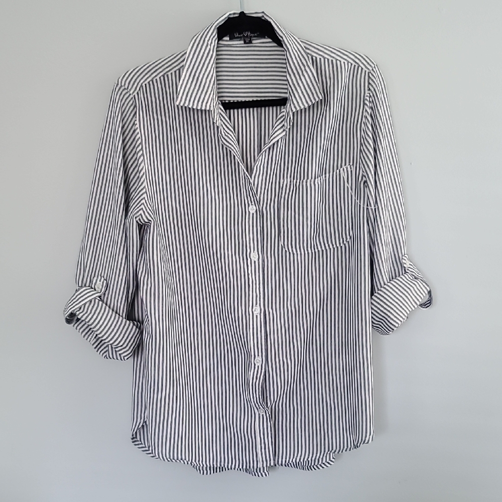 Velvet Heart Casual Navy Blue and White Button Down Shirt